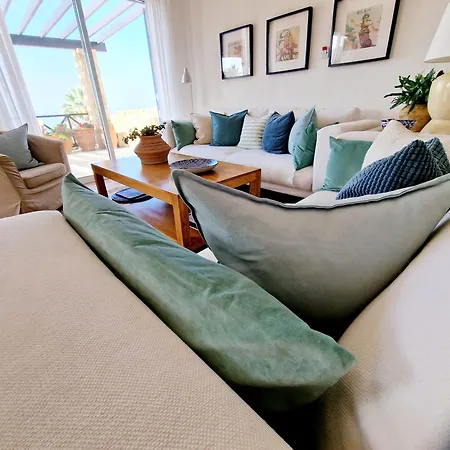 Celine Willa Klorakas