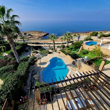 Villa Celine Klorakas