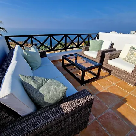 Celine Villa Klorakas